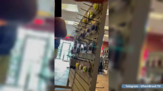 Sex shop employee assists flashing client